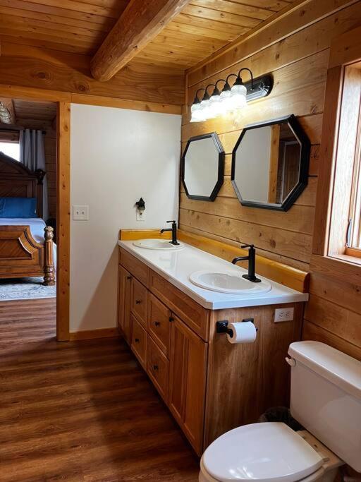 New Listing! River Frontage! Clark Exterior foto